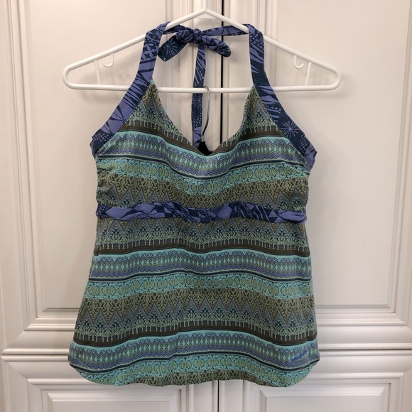 Patagonia Tops - Patagonia Women’s crop tank top w/ bra liner